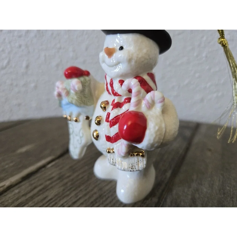 LENOX 2007 Annual Snowman Christmas Ornament SNOWY TREATS #6599609 EXCELLENT